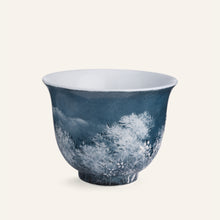 白马纹茶杯