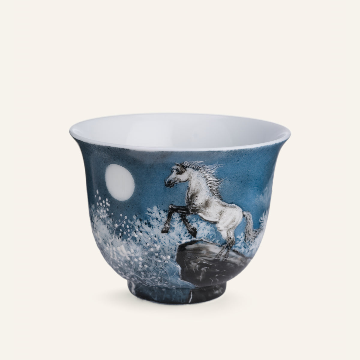 白马纹茶杯